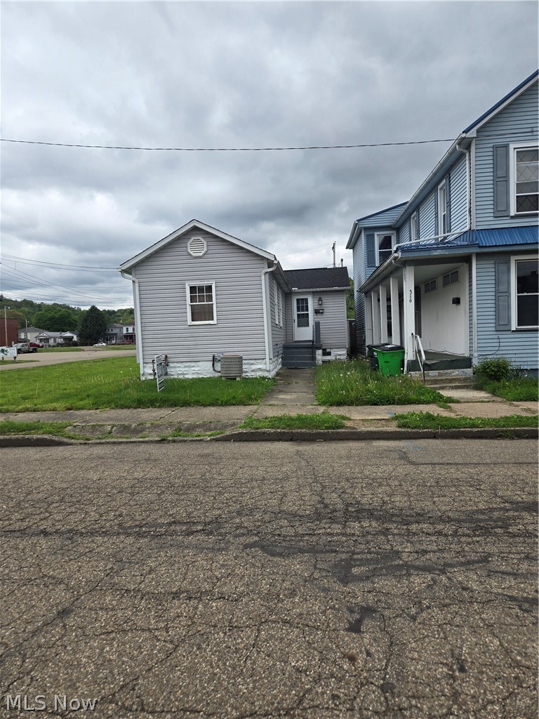 318 Bank Street Dennison OH 44621