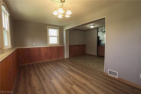 34 Kenmore Avenue Barberton OH 44203