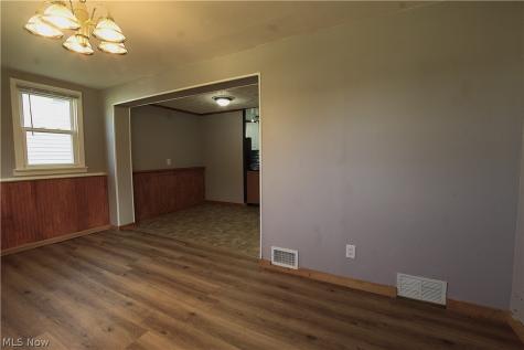34 Kenmore Avenue Barberton OH 44203