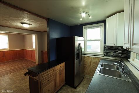 34 Kenmore Avenue Barberton OH 44203