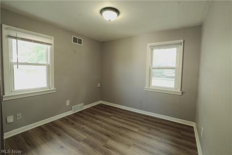 34 Kenmore Avenue Barberton OH 44203