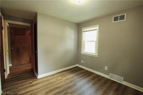 34 Kenmore Avenue Barberton OH 44203