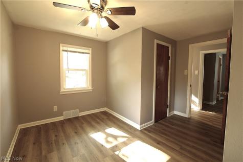 34 Kenmore Avenue Barberton OH 44203
