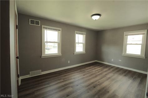 34 Kenmore Avenue Barberton OH 44203