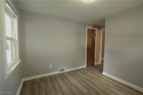 34 Kenmore Avenue Barberton OH 44203