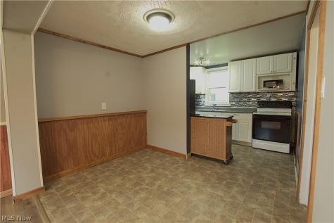 34 Kenmore Avenue Barberton OH 44203