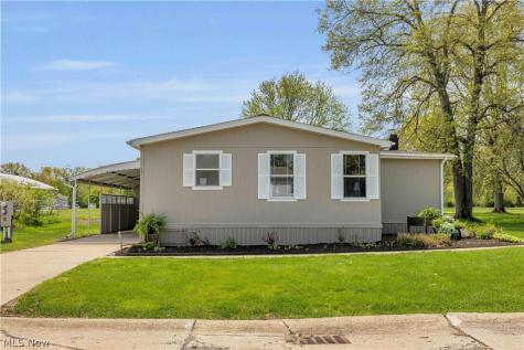17 Trolleyview Lane Olmsted Twp OH 44138