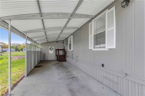 17 Trolleyview Lane Olmsted Twp OH 44138