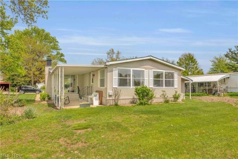 17 Trolleyview Lane Olmsted Twp OH 44138