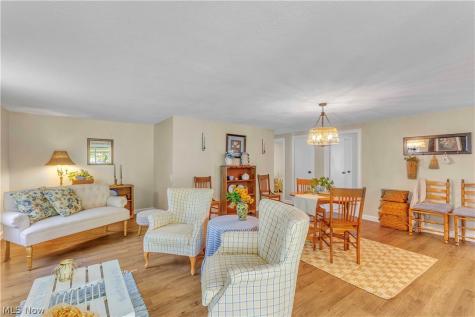 17 Trolleyview Lane Olmsted Twp OH 44138