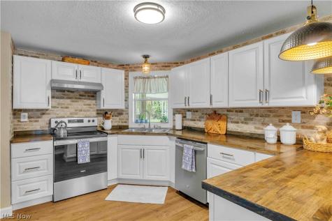 17 Trolleyview Lane Olmsted Twp OH 44138