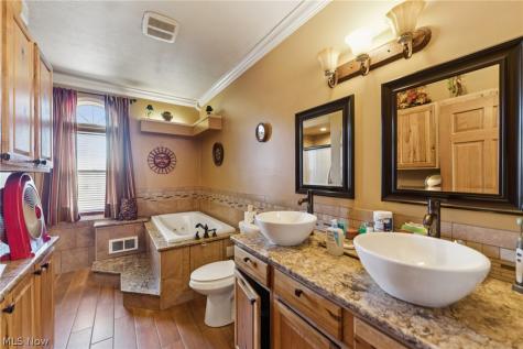 678 Wall Road Wadsworth OH 44281