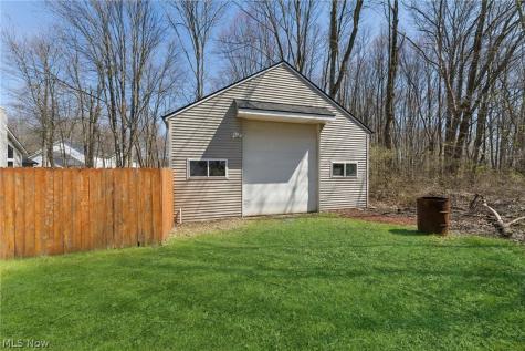 678 Wall Road Wadsworth OH 44281
