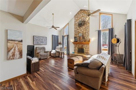 678 Wall Road Wadsworth OH 44281