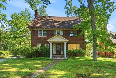 2745 Derbyshire Road Cleveland Heights OH 44106