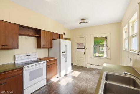 2745 Derbyshire Road Cleveland Heights OH 44106