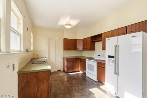 2745 Derbyshire Road Cleveland Heights OH 44106