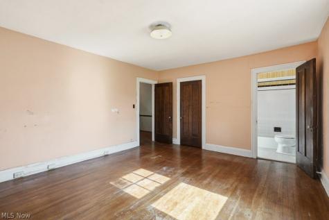 2745 Derbyshire Road Cleveland Heights OH 44106