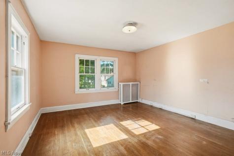 2745 Derbyshire Road Cleveland Heights OH 44106