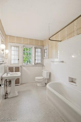 2745 Derbyshire Road Cleveland Heights OH 44106