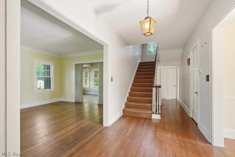 2745 Derbyshire Road Cleveland Heights OH 44106