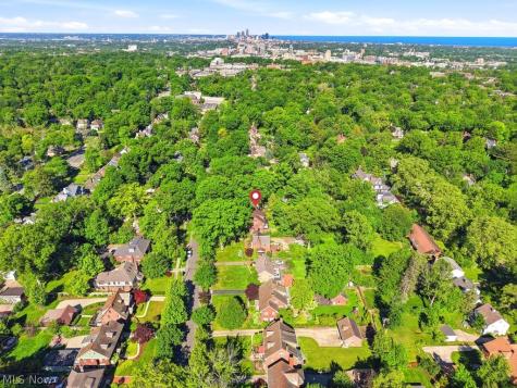 2745 Derbyshire Road Cleveland Heights OH 44106