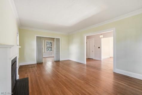 2745 Derbyshire Road Cleveland Heights OH 44106