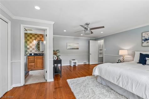 5268 Hickory Drive Lyndhurst OH 44124