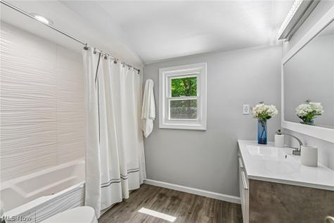 5268 Hickory Drive Lyndhurst OH 44124