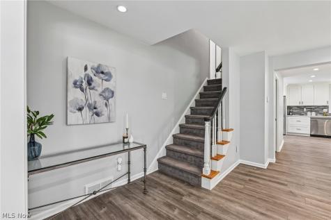5268 Hickory Drive Lyndhurst OH 44124