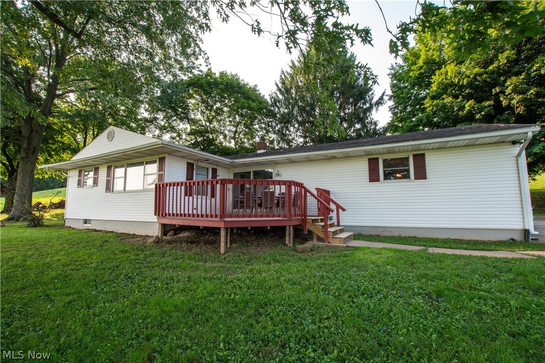 1757 Pleasant Valley Road NE New Philadelphia OH 44663