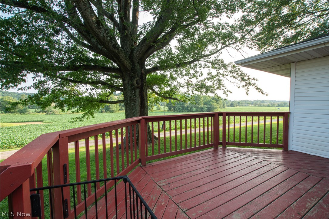 1757 Pleasant Valley Road NE New Philadelphia OH 44663