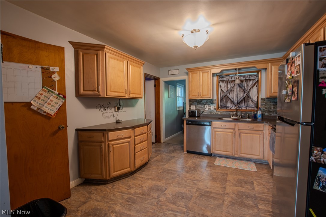 1757 Pleasant Valley Road NE New Philadelphia OH 44663