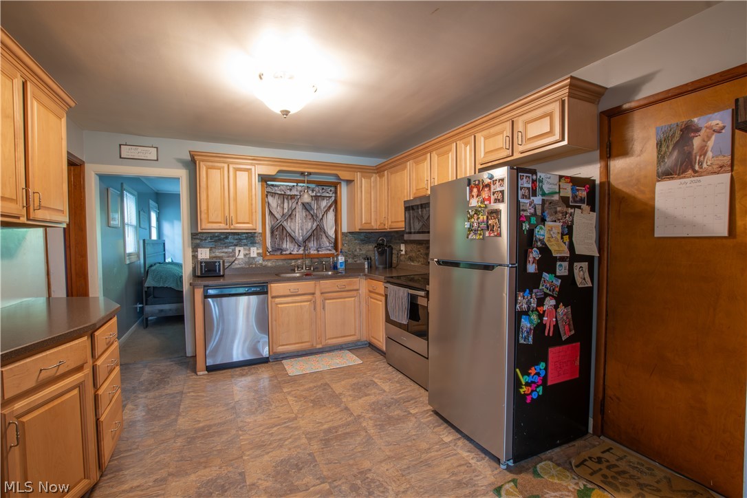 1757 Pleasant Valley Road NE New Philadelphia OH 44663