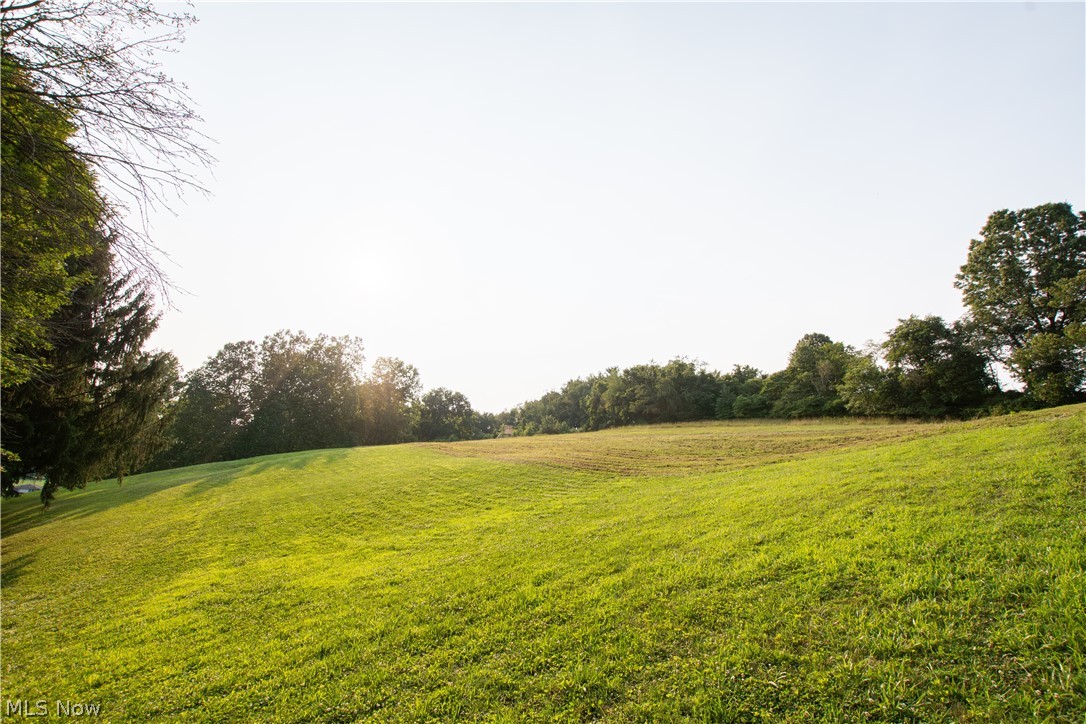 1757 Pleasant Valley Road NE New Philadelphia OH 44663