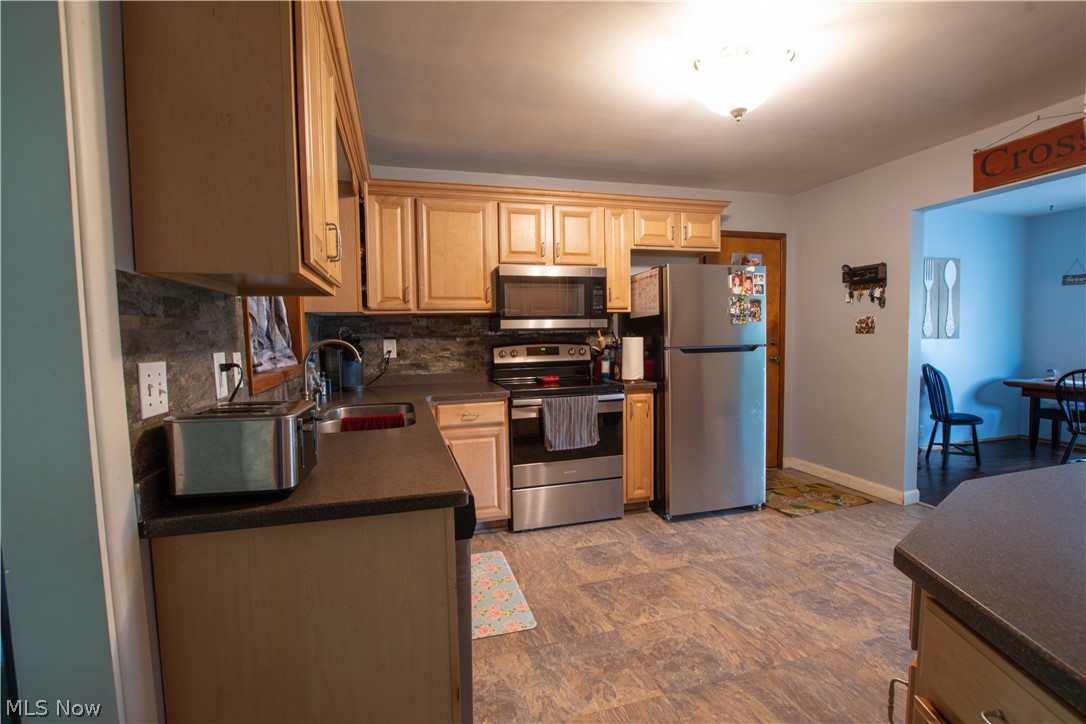 1757 Pleasant Valley Road NE New Philadelphia OH 44663