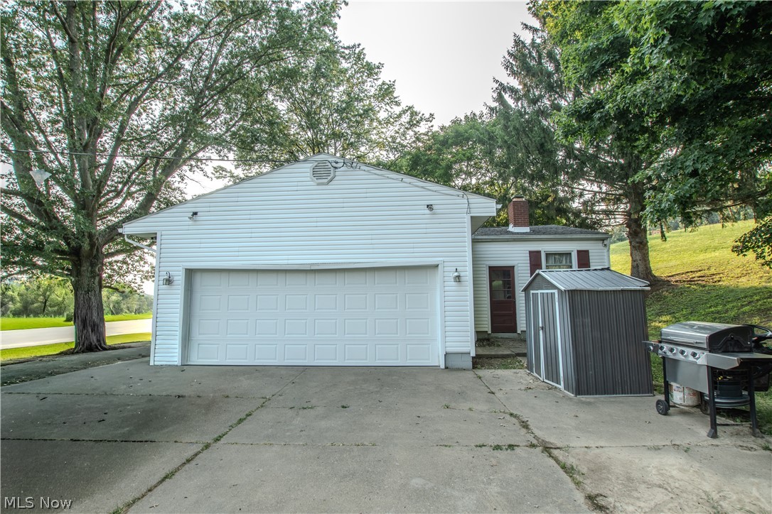 1757 Pleasant Valley Road NE New Philadelphia OH 44663