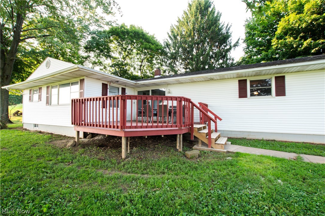 1757 Pleasant Valley Road NE New Philadelphia OH 44663