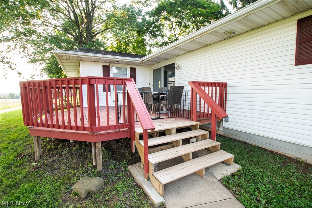 1757 Pleasant Valley Road NE New Philadelphia OH 44663