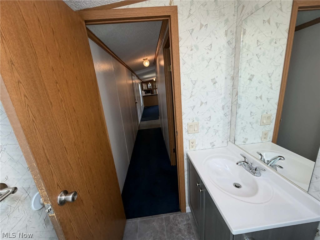 8 Hawaiian Drive Madison OH 44057