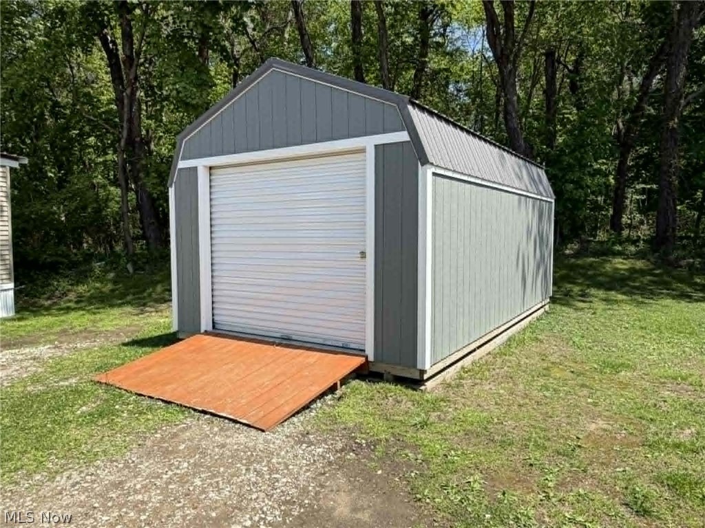 8 Hawaiian Drive Madison OH 44057