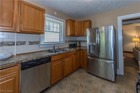 273 S Portage Path Akron OH 44302