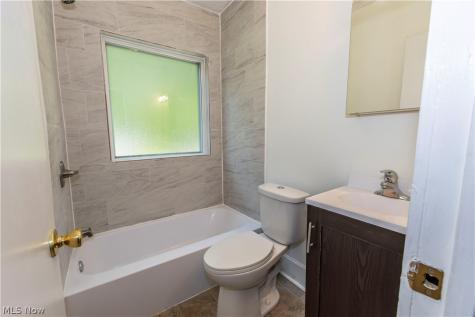 273 S Portage Path Akron OH 44302