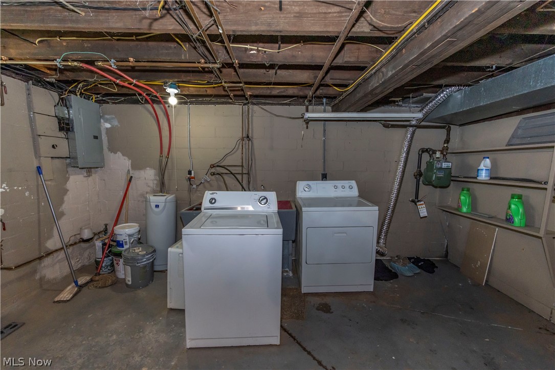 273 S Portage Path Akron OH 44302