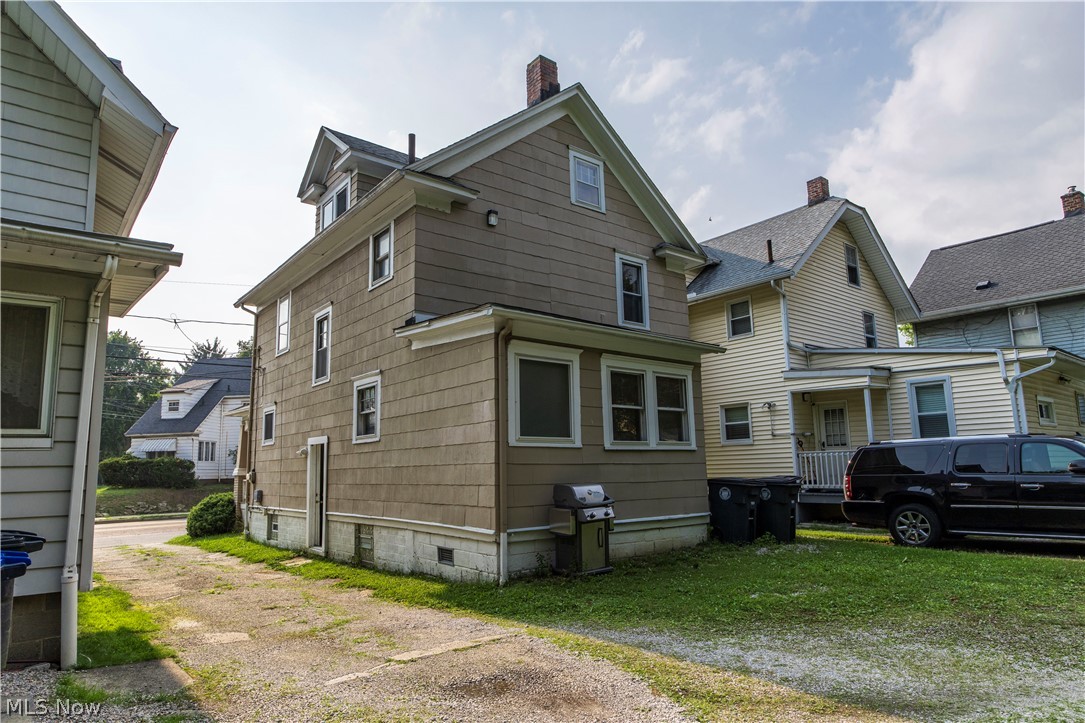 273 S Portage Path Akron OH 44302