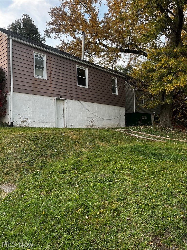 1722 Saint Elmo Avenue NE Canton OH 44705