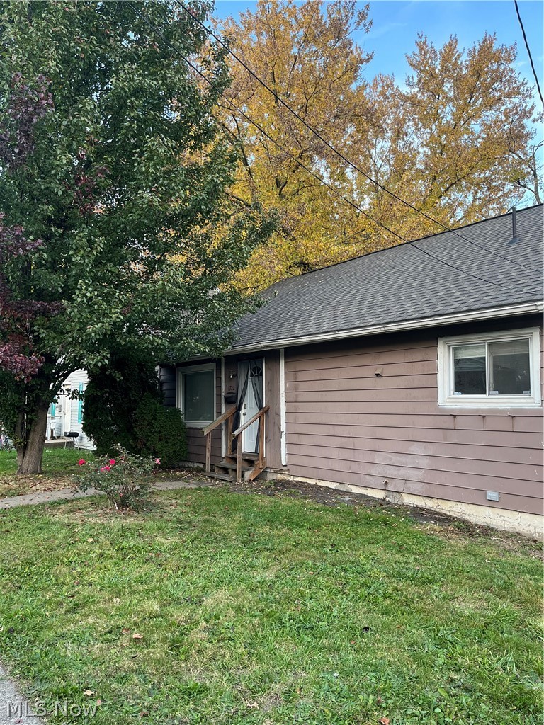1722 Saint Elmo Avenue NE Canton OH 44705