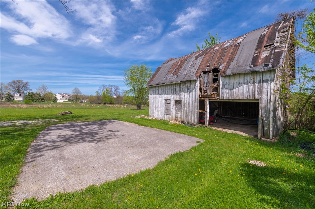 145 State Road Hinckley OH 44233