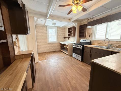 2140 12th Street Akron OH 44314