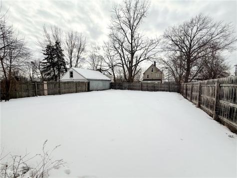 2140 12th Street Akron OH 44314